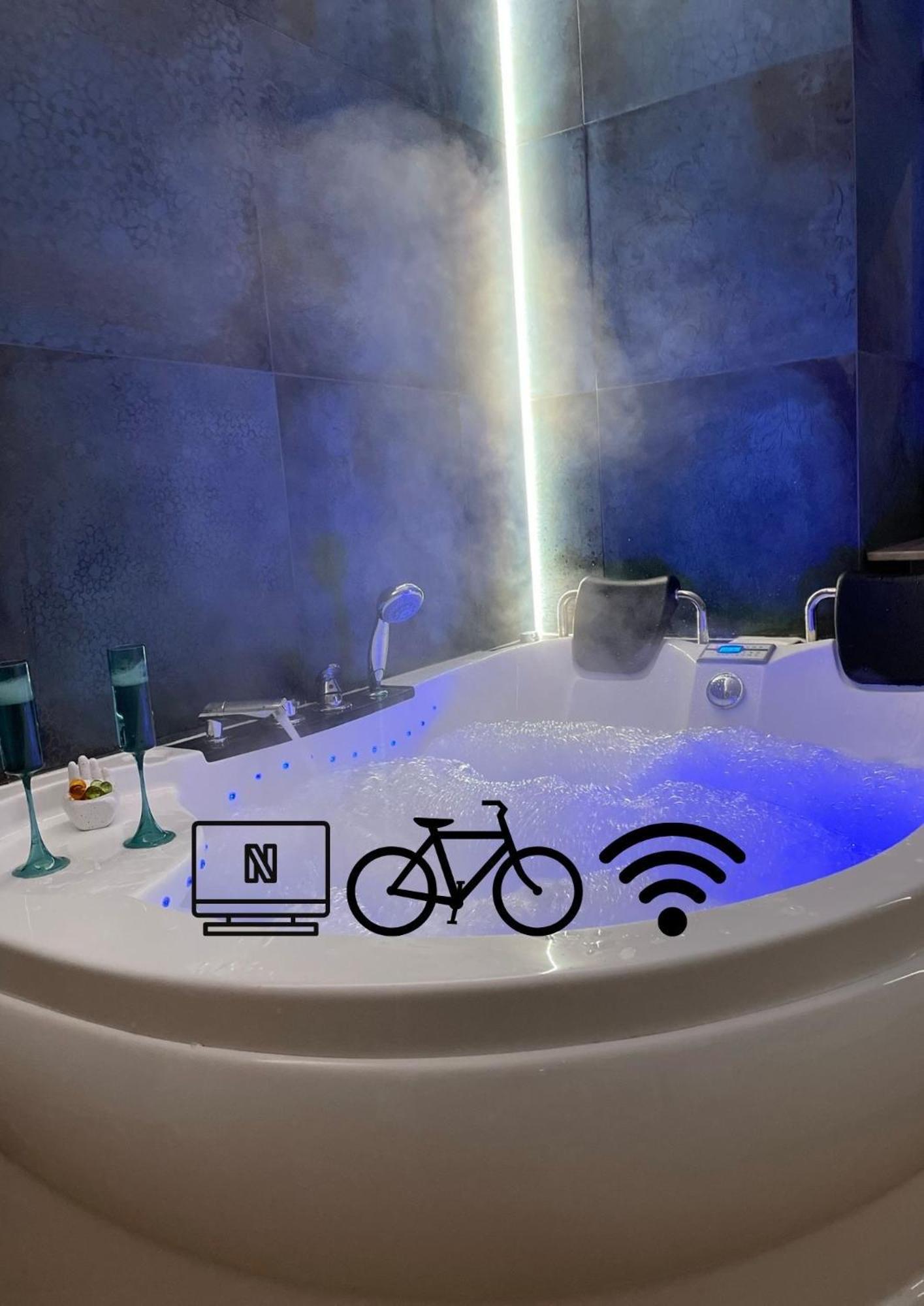 Jacuzzi & Bike Apartment, Krakkó Kültér fotó